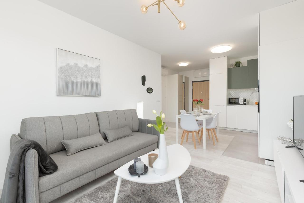Modern Elegance With Parking & Ac, Next To Manufaktura By Renters Prestige Lodz (Lodz)