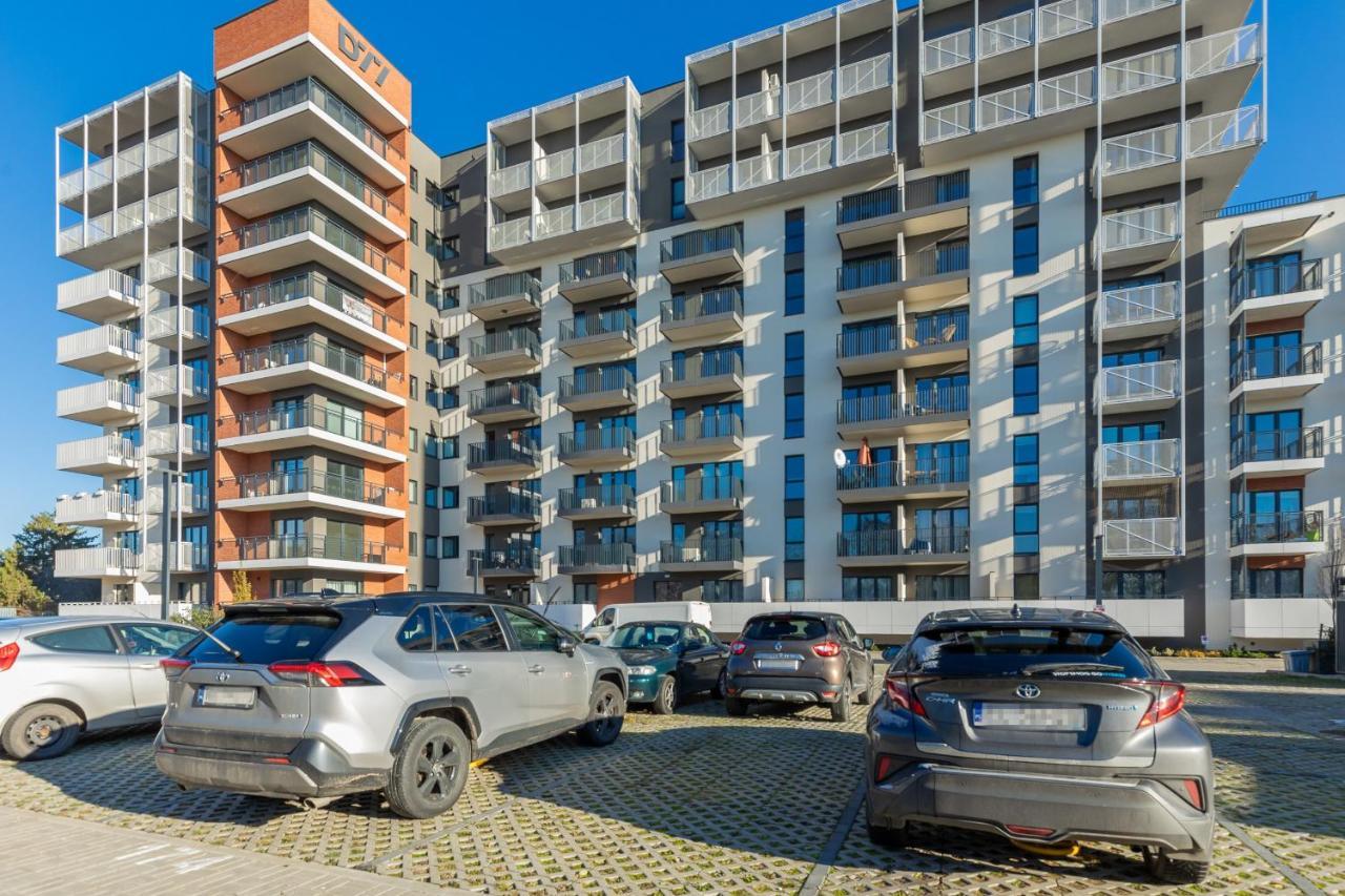 Modern Elegance With Parking & Ac, Next To Manufaktura By Renters Prestige Apartment Lodz (Lodz)