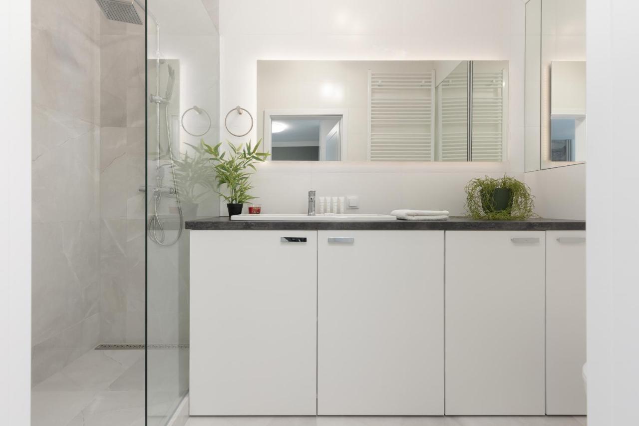 Apartment Modern Elegance With Parking & Ac, Next To Manufaktura By Renters Prestige *